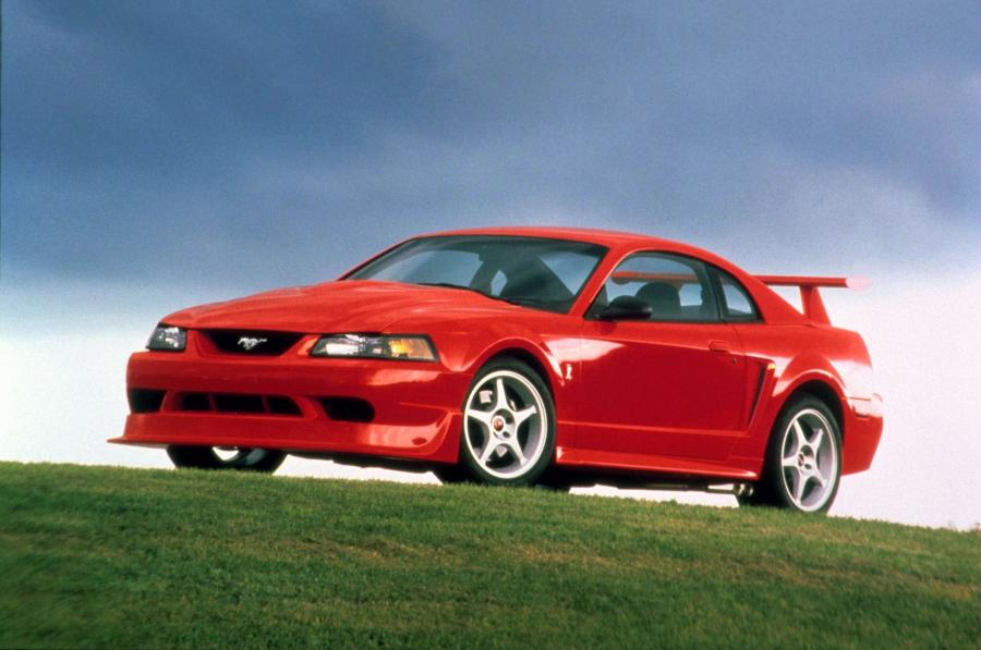 Ford Mustang SVT Cobra R 2000 года  (фото 8 из 128)